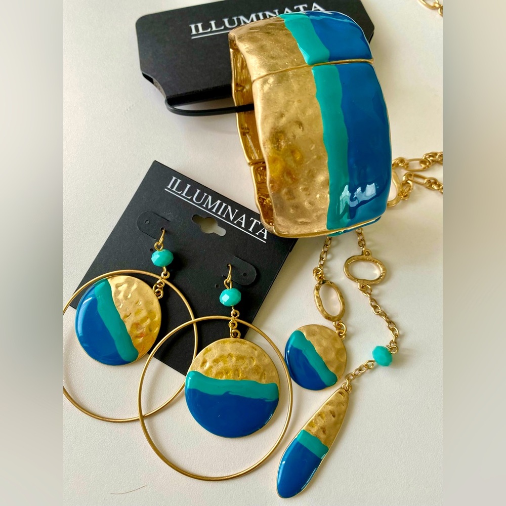 Necklace, earrings and bracelet set